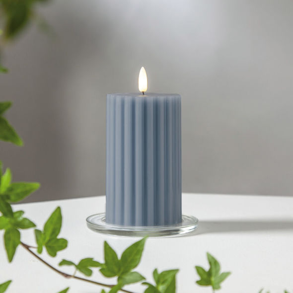 LED-Echtwachskerzen FLAMME STRIPE 1 warmweiße flackernde LED H150 Ø75 blau