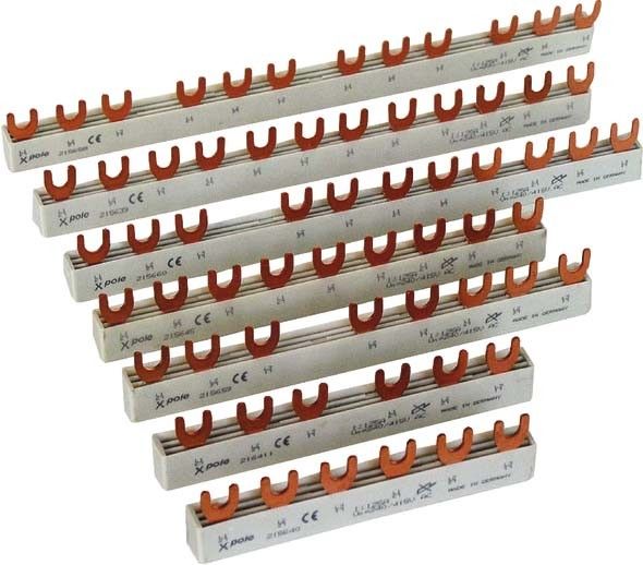 Sammelschiene 3-polig+HS f. 4+8 Module TE 10mm² Sammelschiene 3-polig+HS f. 4+8 Module TE 10mm²