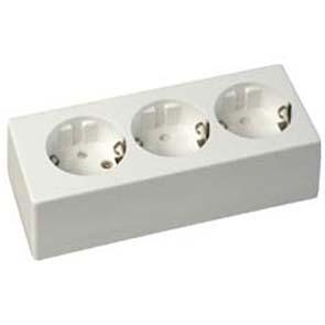 Schuko-Steckdose 3-fach AP weiß Schuko-Steckdose 3-fach AP weiß
