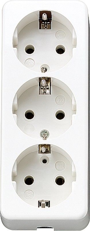 SCHUKO-Dreifach-Steckdose 10 S 23 L WW SCHUKO-Dreifach-Steckdose 10 S 23 L WW